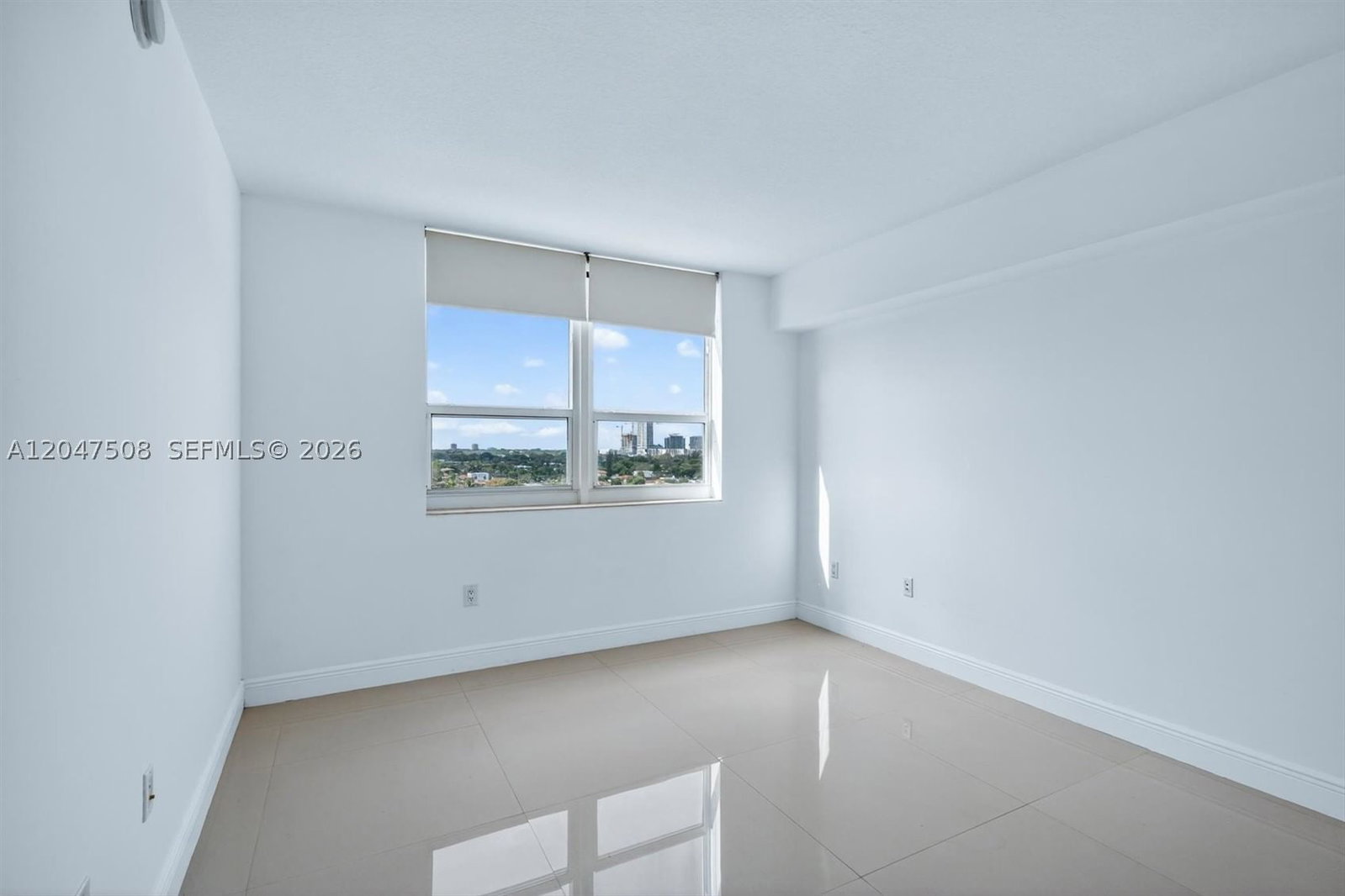 Real estate property located at 3232 Coral Way #903, Miami-dade, Gables Marquis Condo, Miami, FL