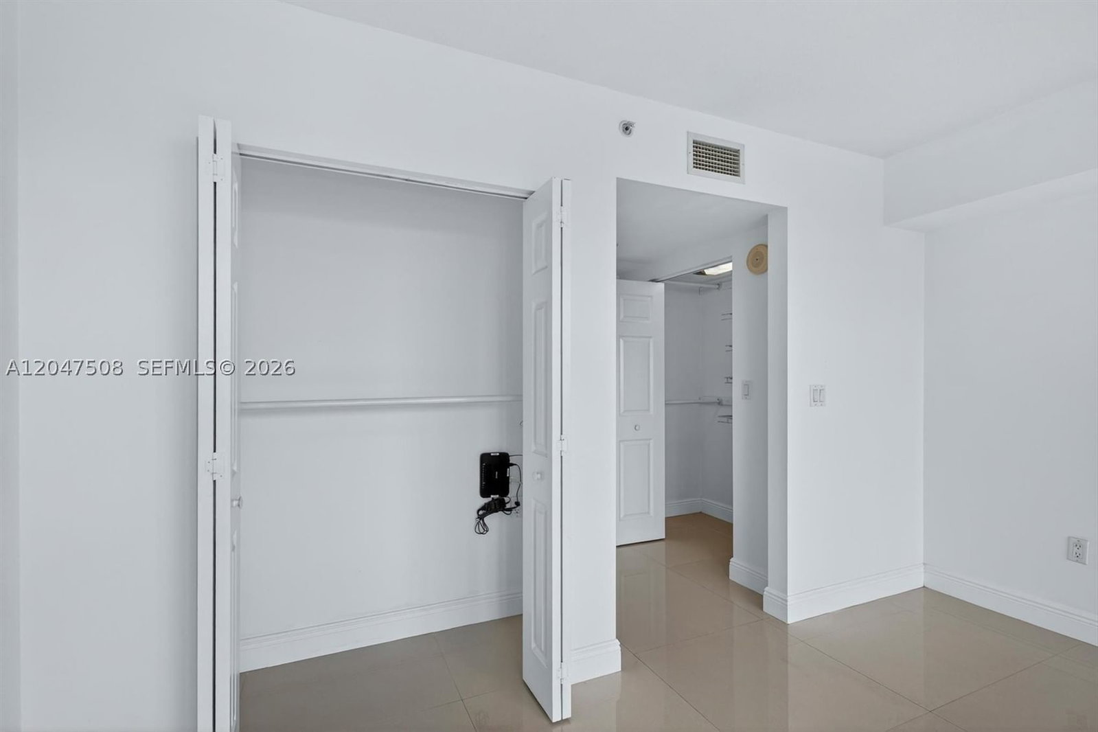 Real estate property located at 3232 Coral Way #903, Miami-dade, Gables Marquis Condo, Miami, FL