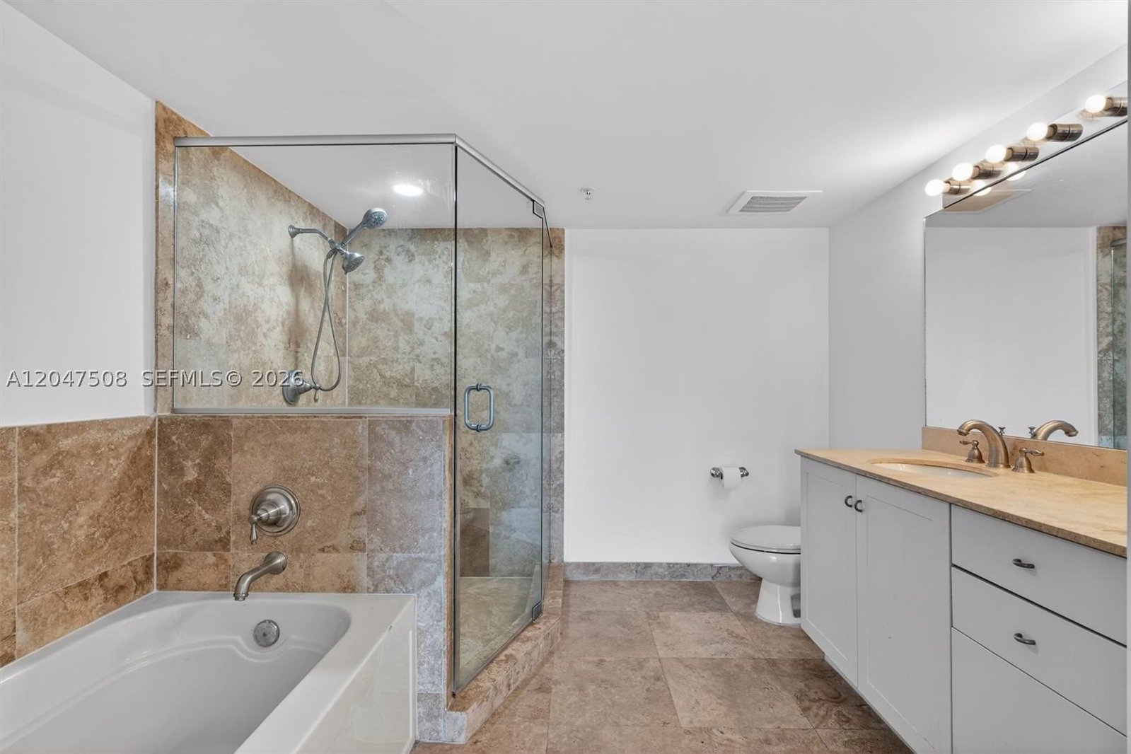 Real estate property located at 3232 Coral Way #903, Miami-dade, Gables Marquis Condo, Miami, FL