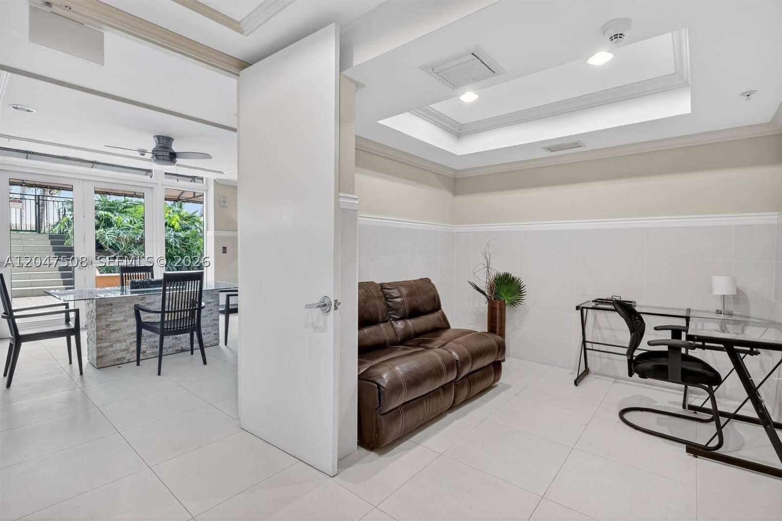 Real estate property located at 3232 Coral Way #903, Miami-dade, Gables Marquis Condo, Miami, FL