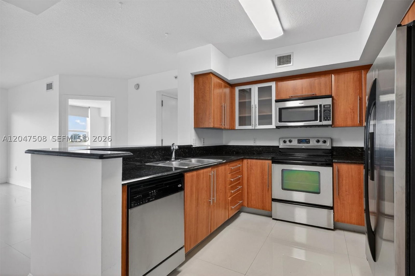 Real estate property located at 3232 Coral Way #903, Miami-dade, Gables Marquis Condo, Miami, FL