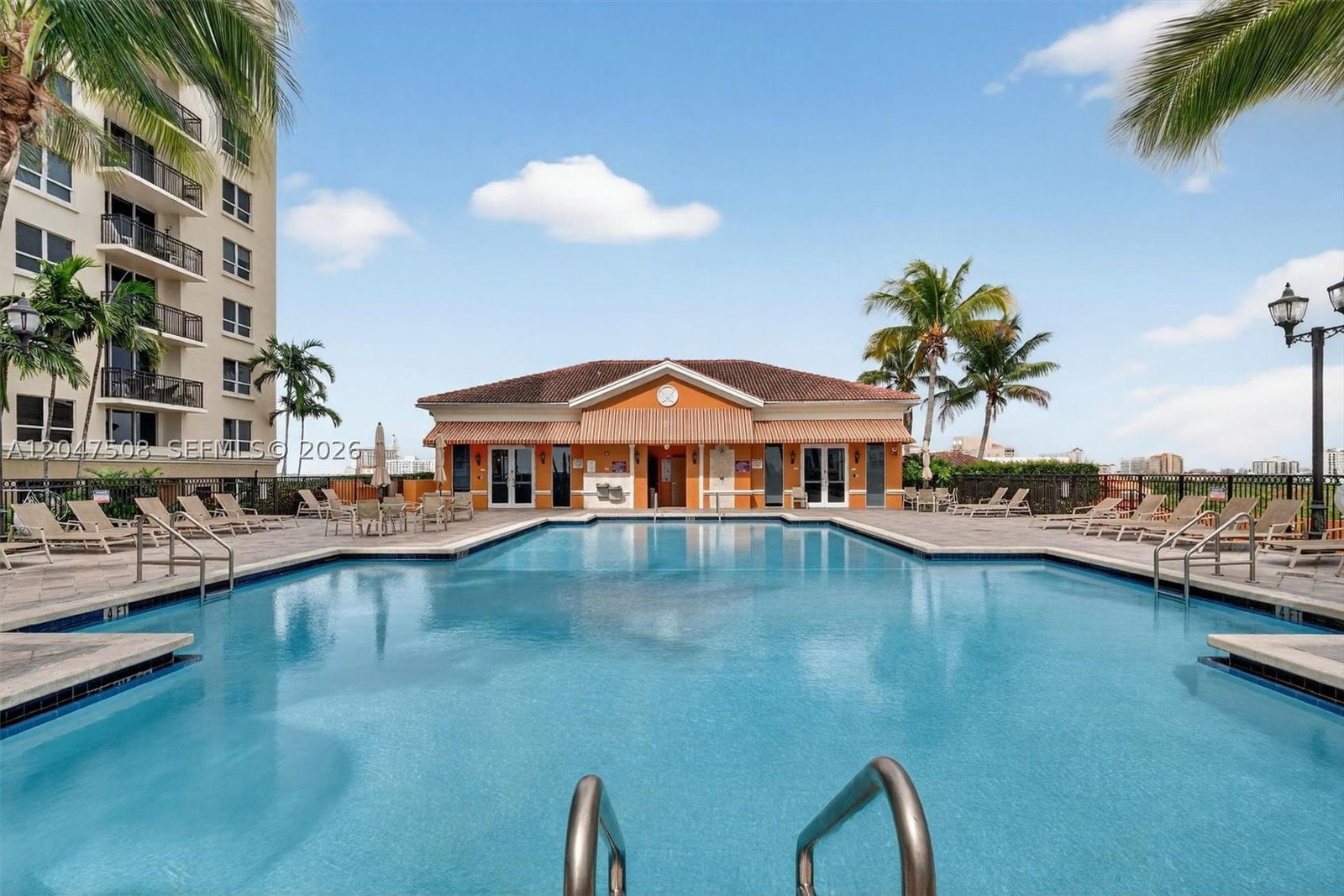 Real estate property located at 3232 Coral Way #903, Miami-dade, Gables Marquis Condo, Miami, FL