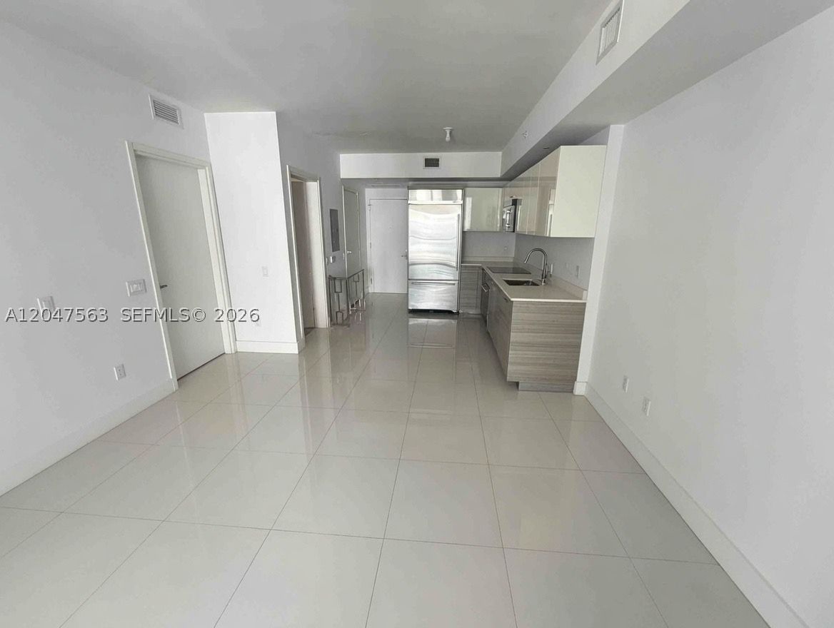 Real estate property located at 1300 Brickell Bay Dr #1110, Miami-dade, Brickell House Condo, Miami, FL