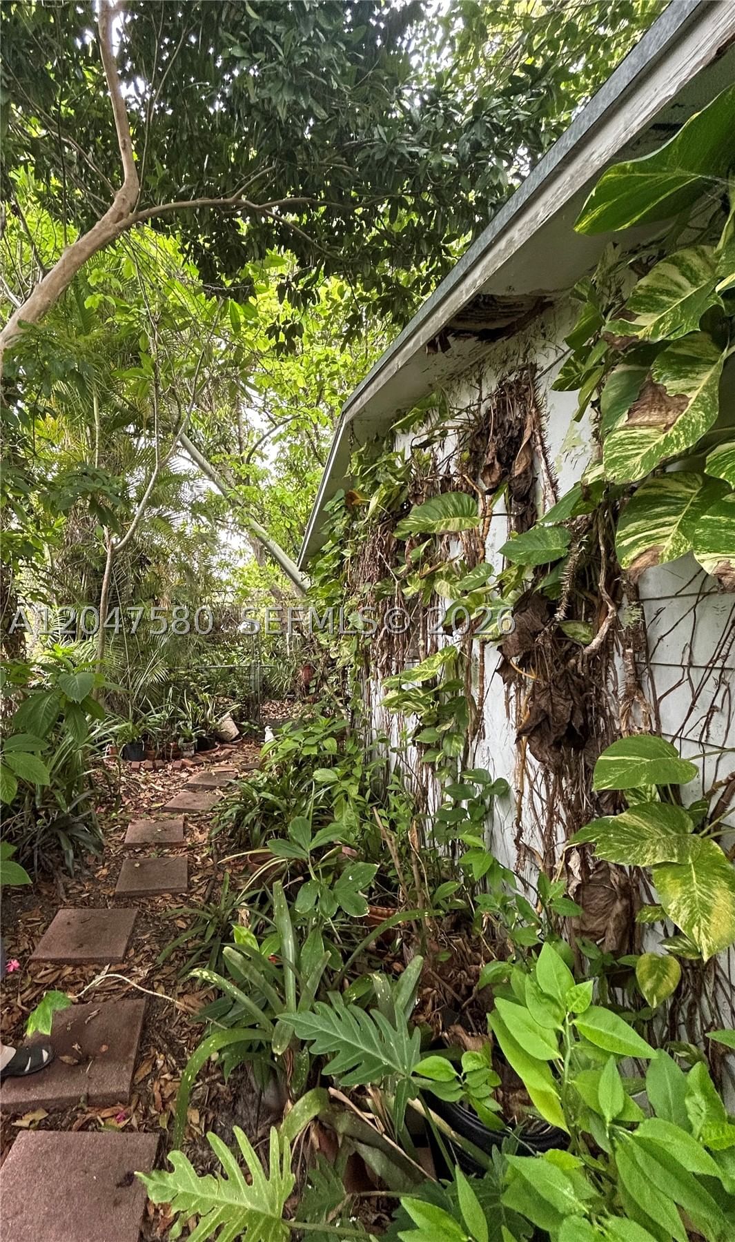 Real estate property located at 8285 47th St, Miami-dade, Lake Park Sec 2, Miami, FL