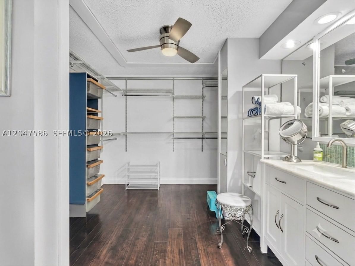 Real estate property located at 4224 148th Pl, Miami-dade, Lakes Of The Meadow Patio, Miami, FL
