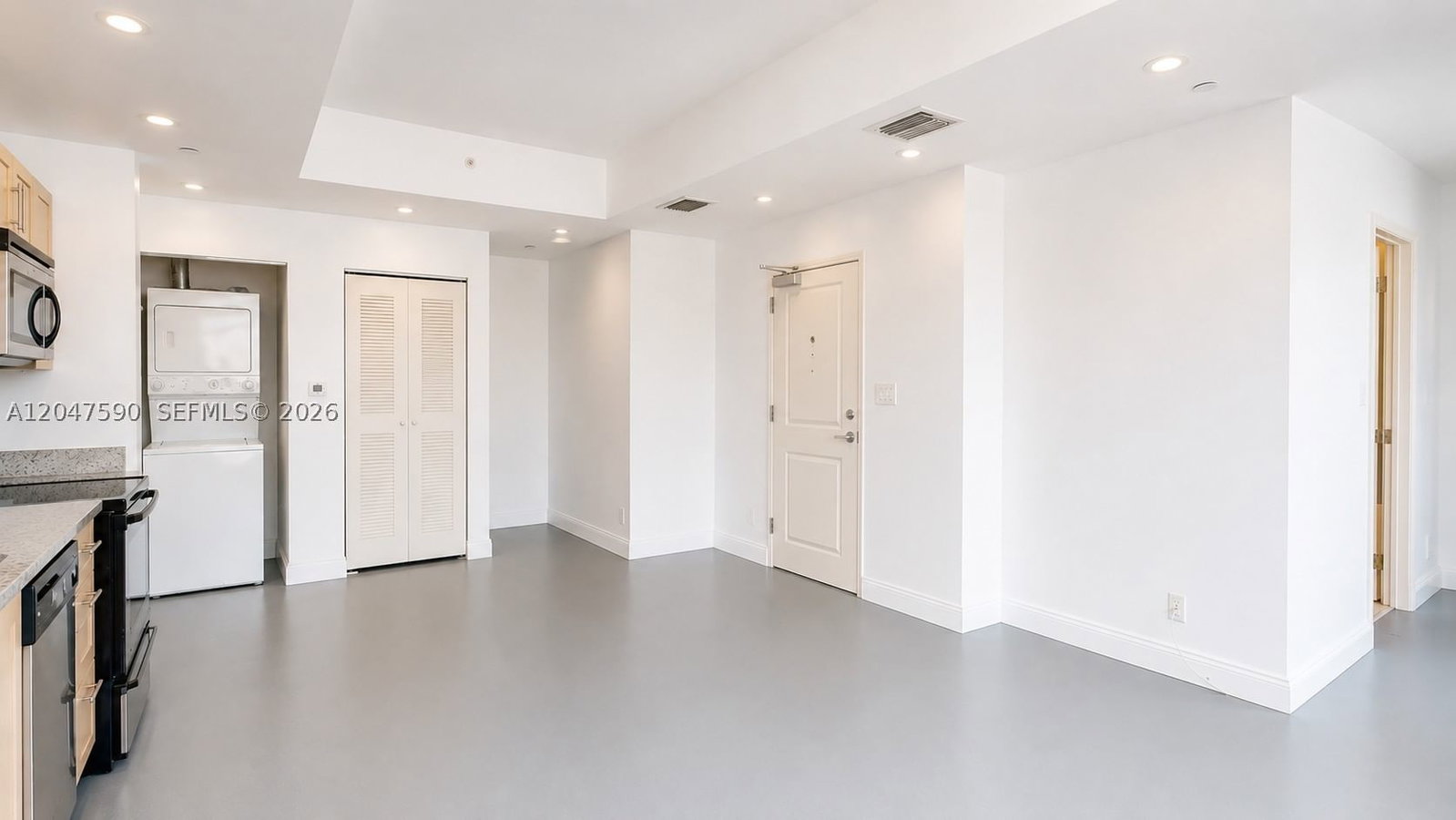 Real estate property located at 111 Flagler St #810, Miami-dade, Flagler First Condo, Miami, FL