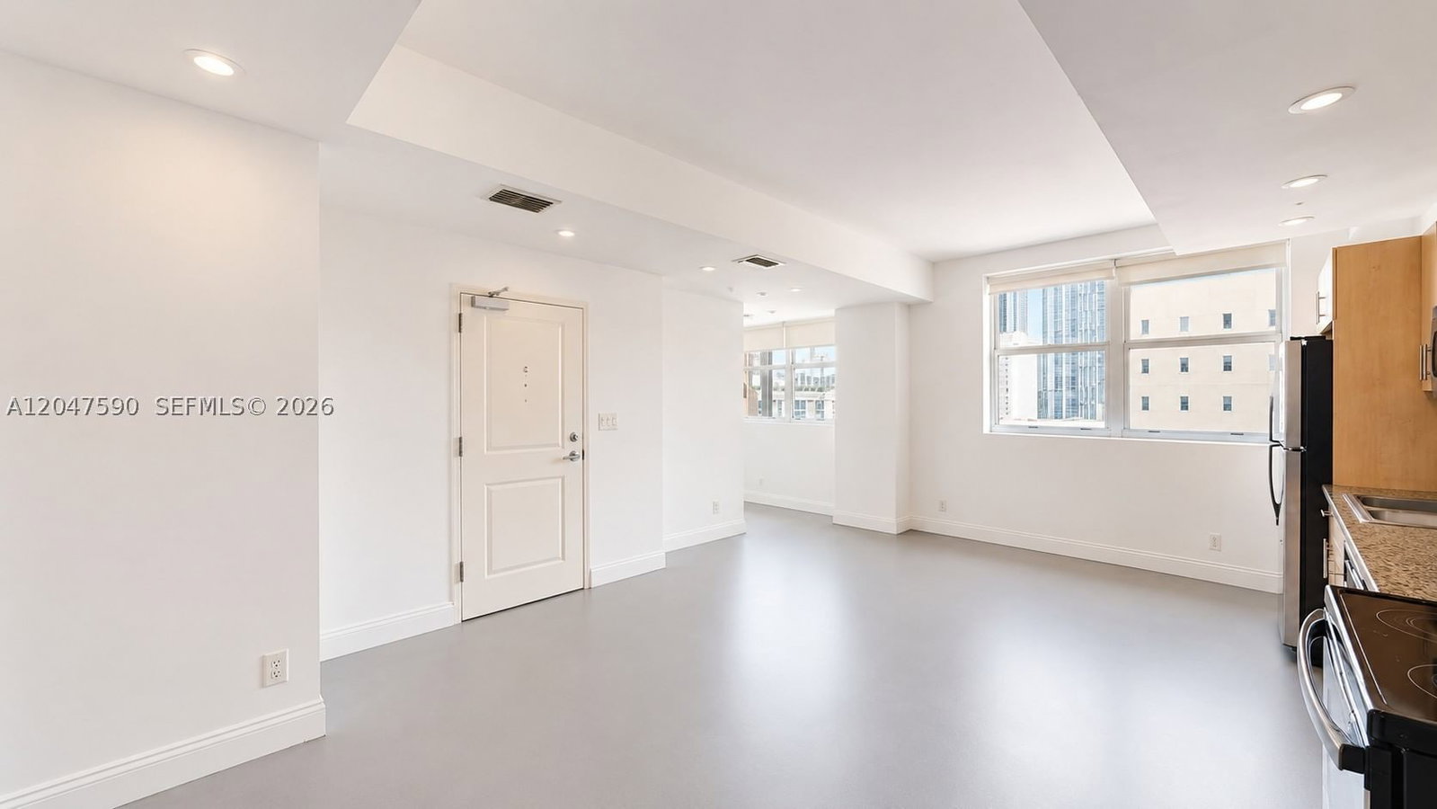 Real estate property located at 111 Flagler St #810, Miami-dade, Flagler First Condo, Miami, FL
