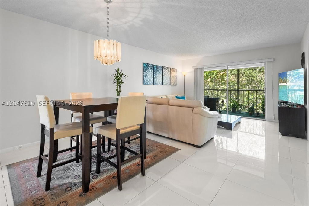 Real estate property located at 1251 125th Ave #402T, Broward, Cambridge At Century Vill, Pembroke Pines, FL