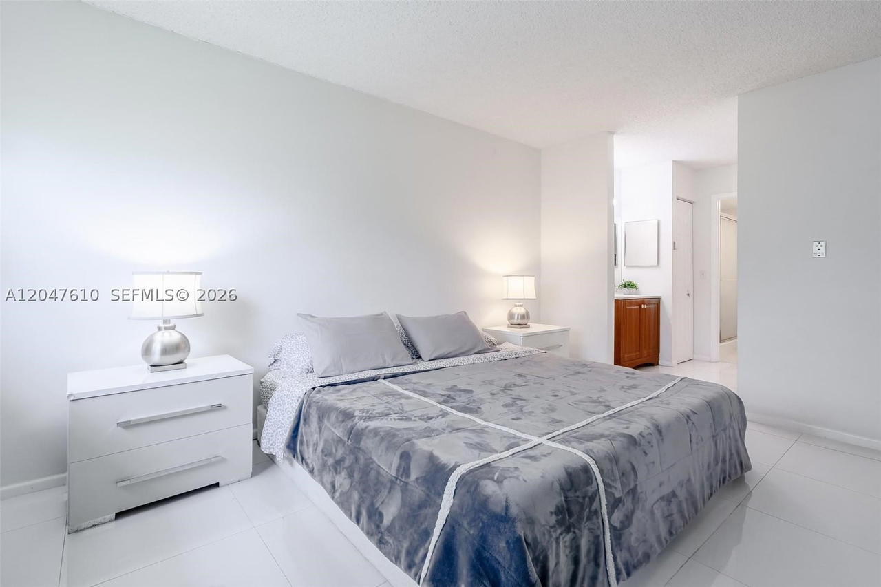 Real estate property located at 1251 125th Ave #402T, Broward, Cambridge At Century Vill, Pembroke Pines, FL