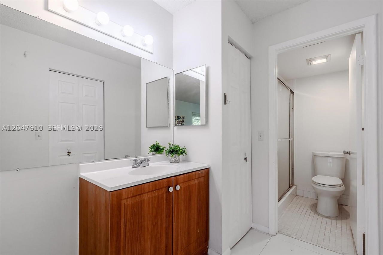 Real estate property located at 1251 125th Ave #402T, Broward, Cambridge At Century Vill, Pembroke Pines, FL
