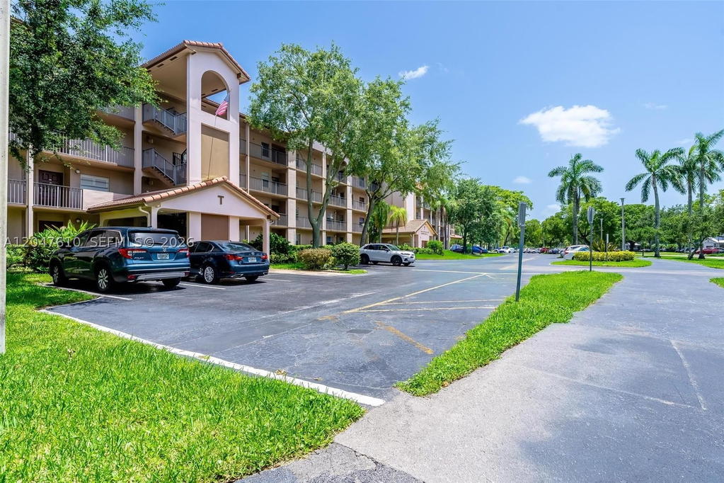 Real estate property located at 1251 125th Ave #402T, Broward, Cambridge At Century Vill, Pembroke Pines, FL
