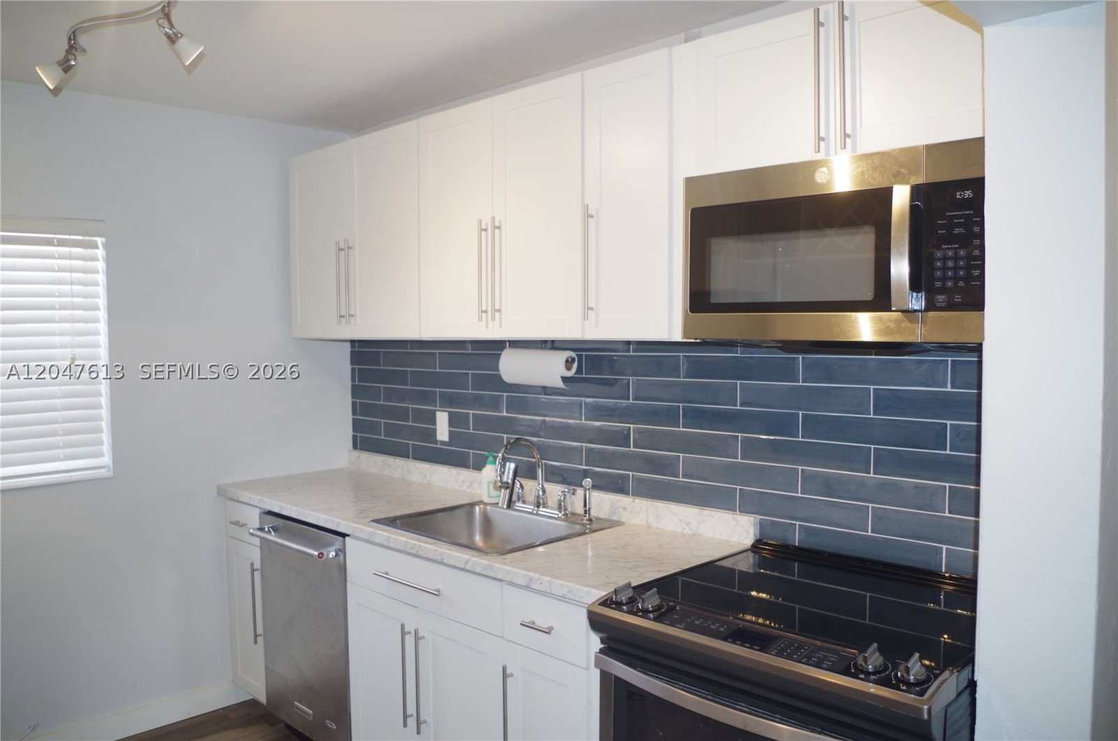 Real estate property located at 5465 Andrews Ave, Broward, North Andrews Terrace Fir, Oakland Park, FL
