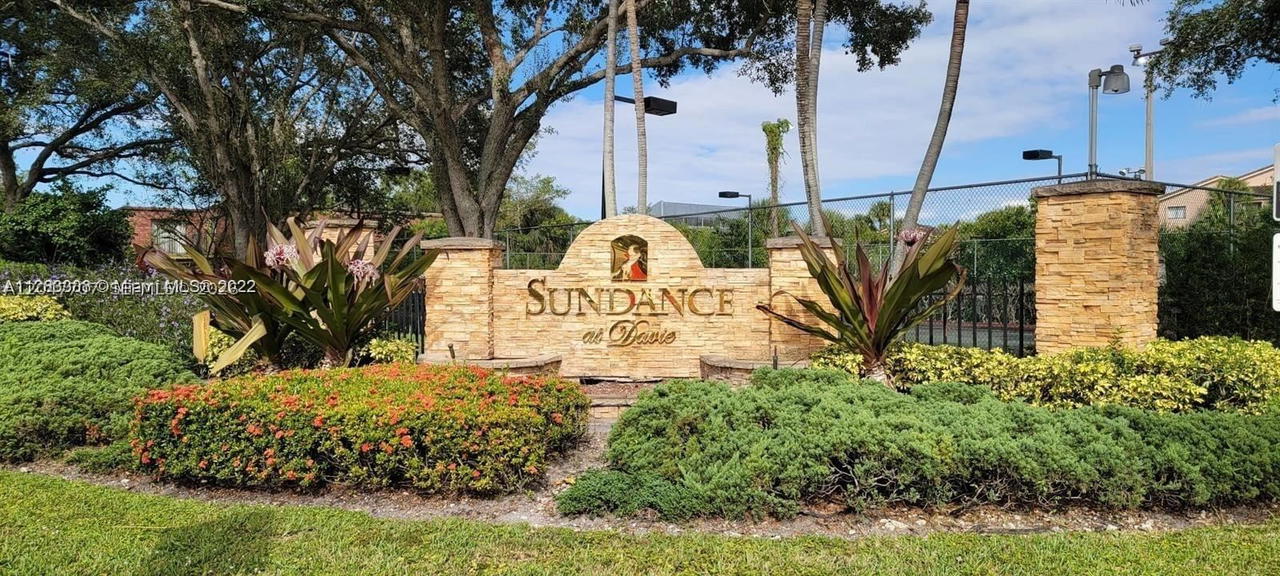 Real estate property located at 2846 University Dr #4308, Broward, Sundance At Davie Condo, Davie, FL