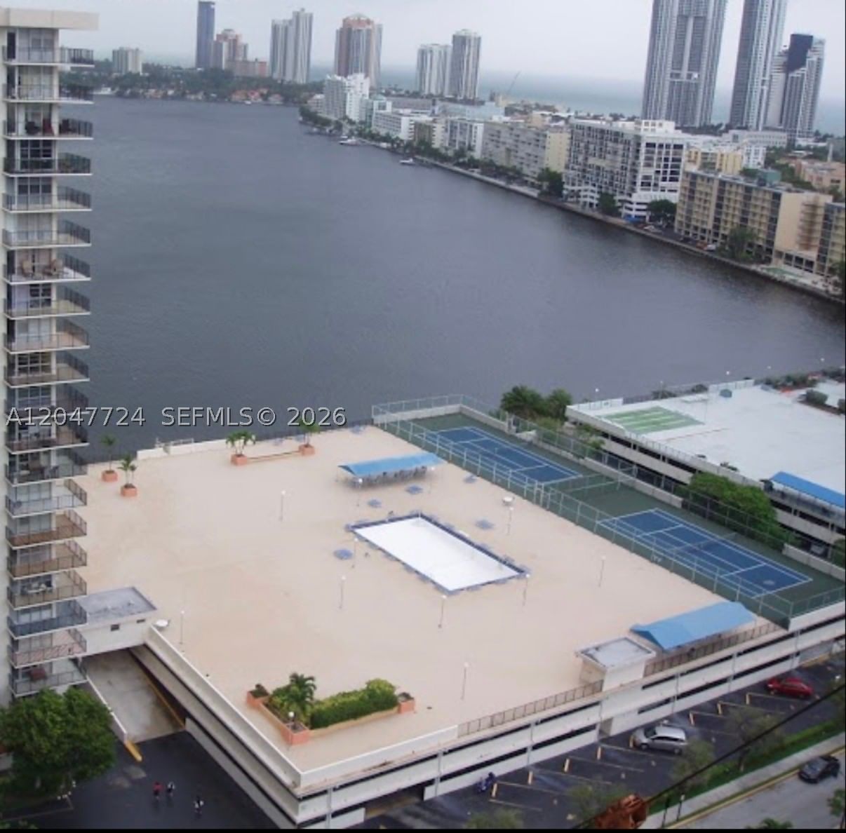 Real estate property located at 301 174th St #1208, Miami-dade, Winston Towers 500 Condo, Sunny Isles Beach, FL