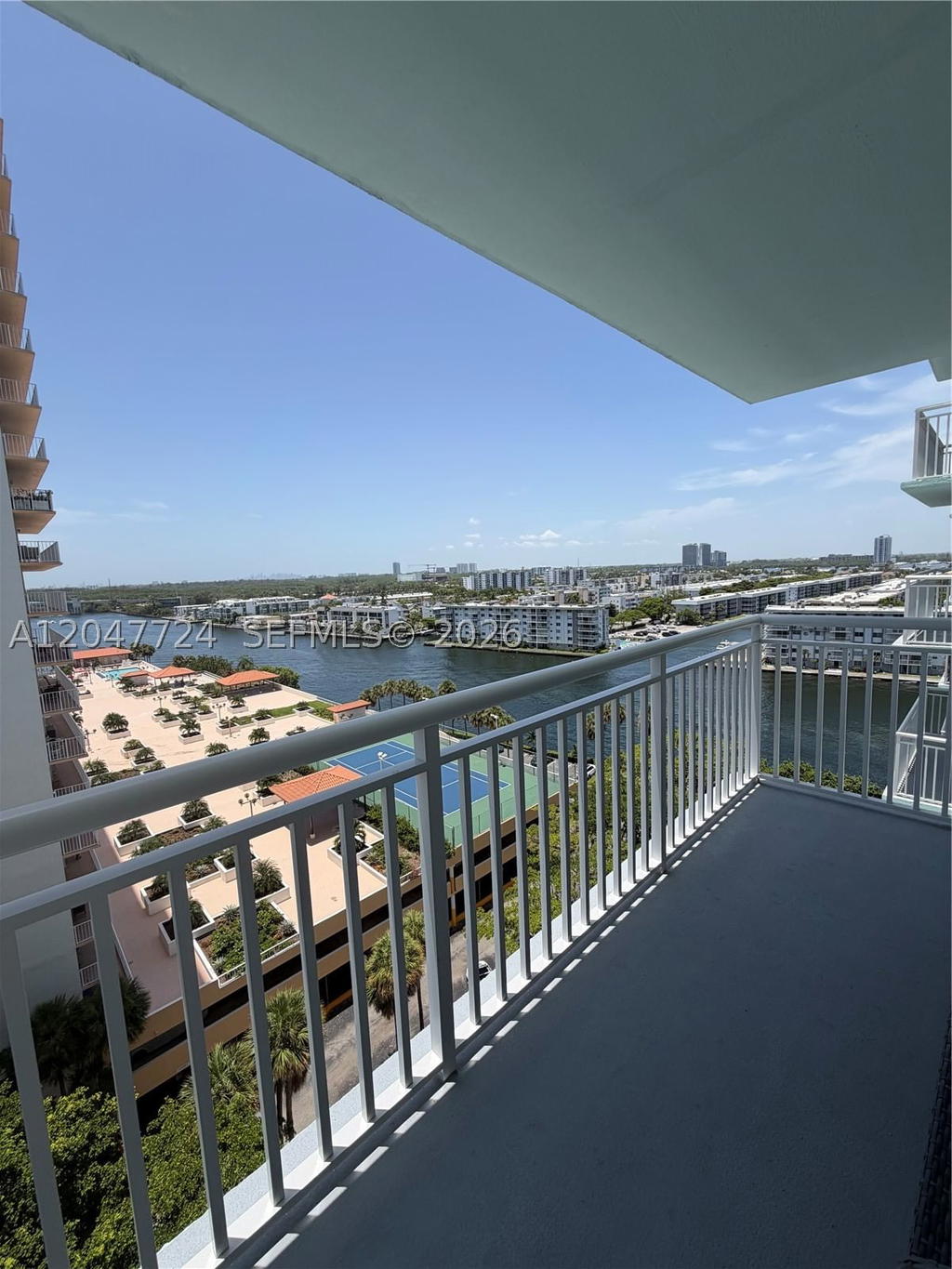 Real estate property located at 301 174th St #1208, Miami-dade, Winston Towers 500 Condo, Sunny Isles Beach, FL