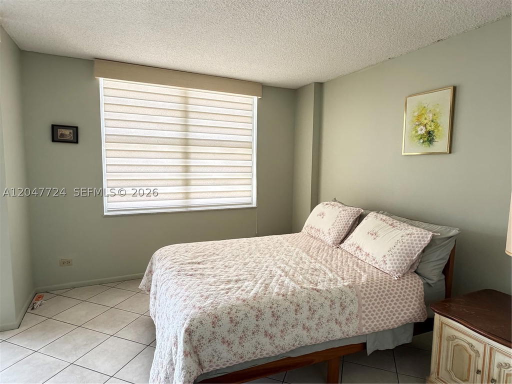 Real estate property located at 301 174th St #1208, Miami-dade, Winston Towers 500 Condo, Sunny Isles Beach, FL