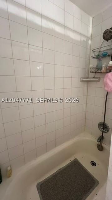 Real estate property located at 3000 72nd Way, Broward, Driftwood Estates No 2, Hollywood, FL