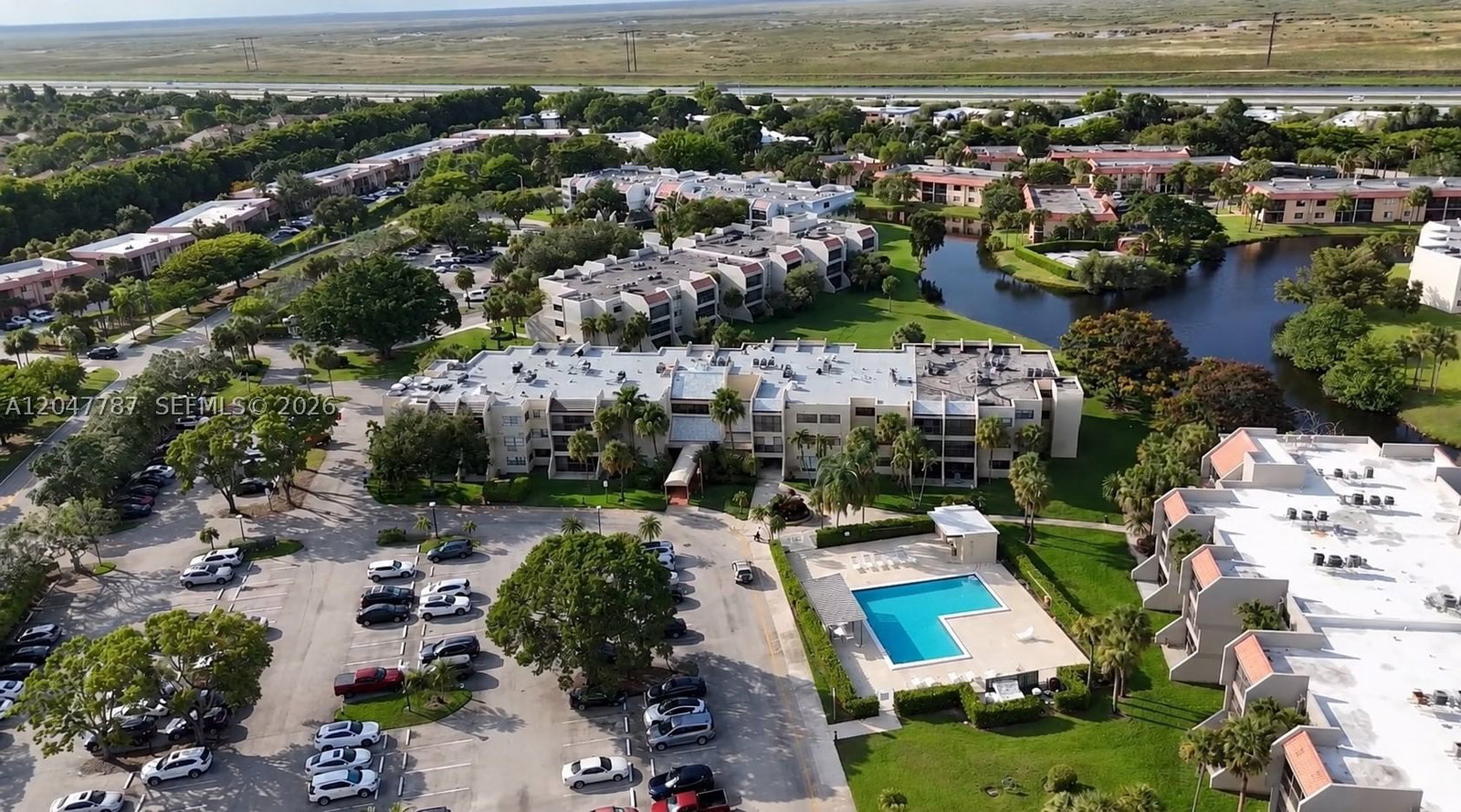 Real estate property located at 220 Lakeview Dr #210, Broward, Building Eight Of Racquet, Weston, FL