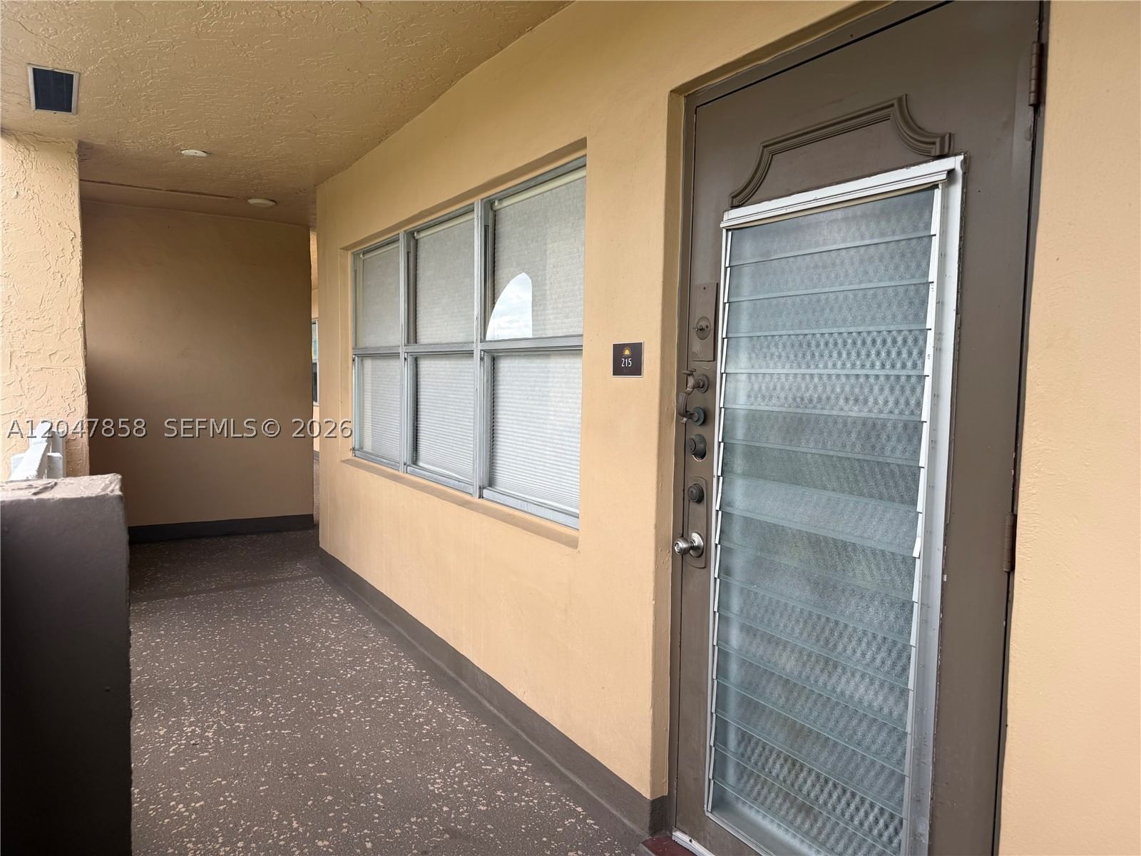 Real estate property located at 9101 Sunrise Lakes Blvd #215, Broward, Sunrise Lakes 110 Condo, Sunrise, FL