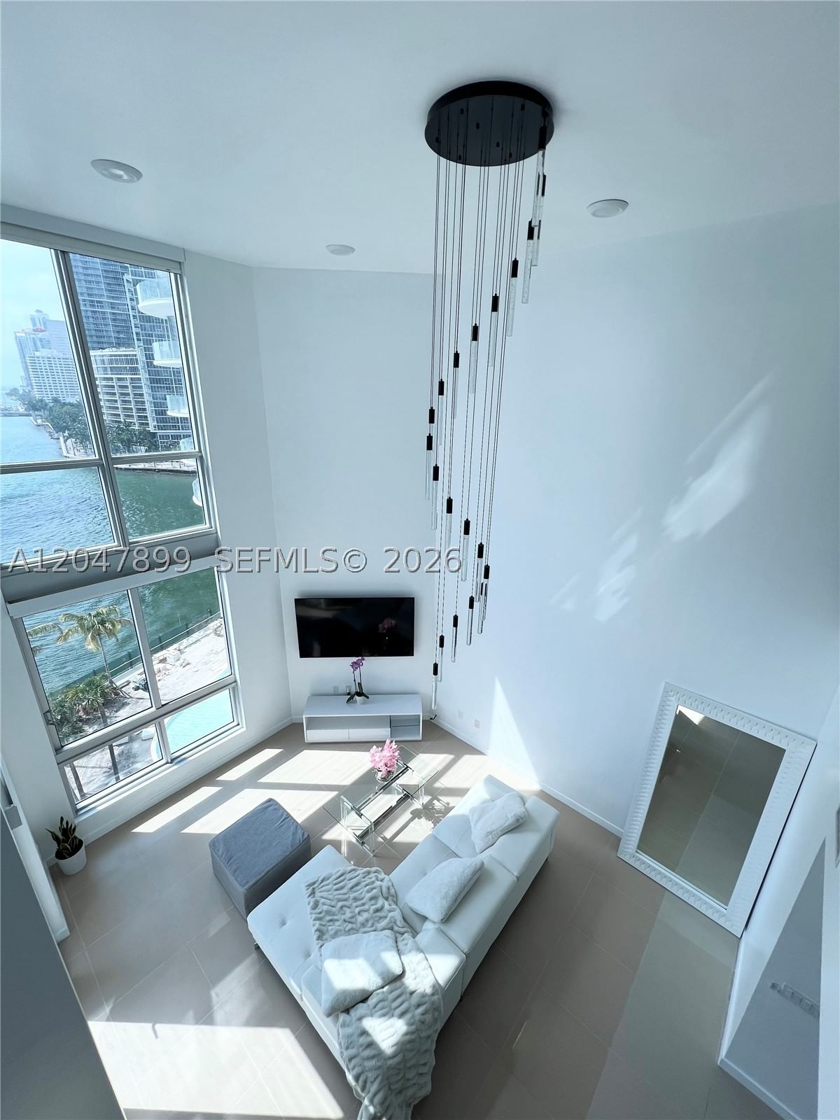 Real estate property located at 300 Biscayne Blvd L-814, Miami-dade, Met 1 Condo, Miami, FL