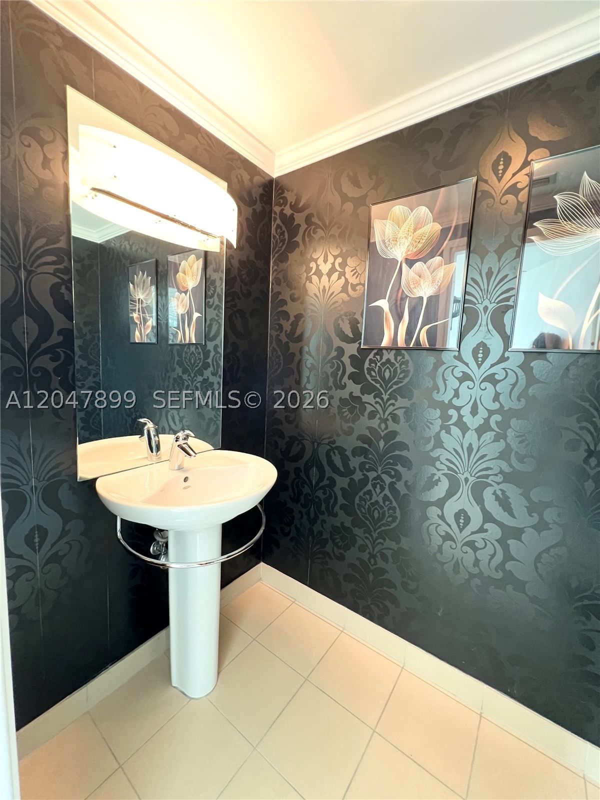 Real estate property located at 300 Biscayne Blvd L-814, Miami-dade, Met 1 Condo, Miami, FL