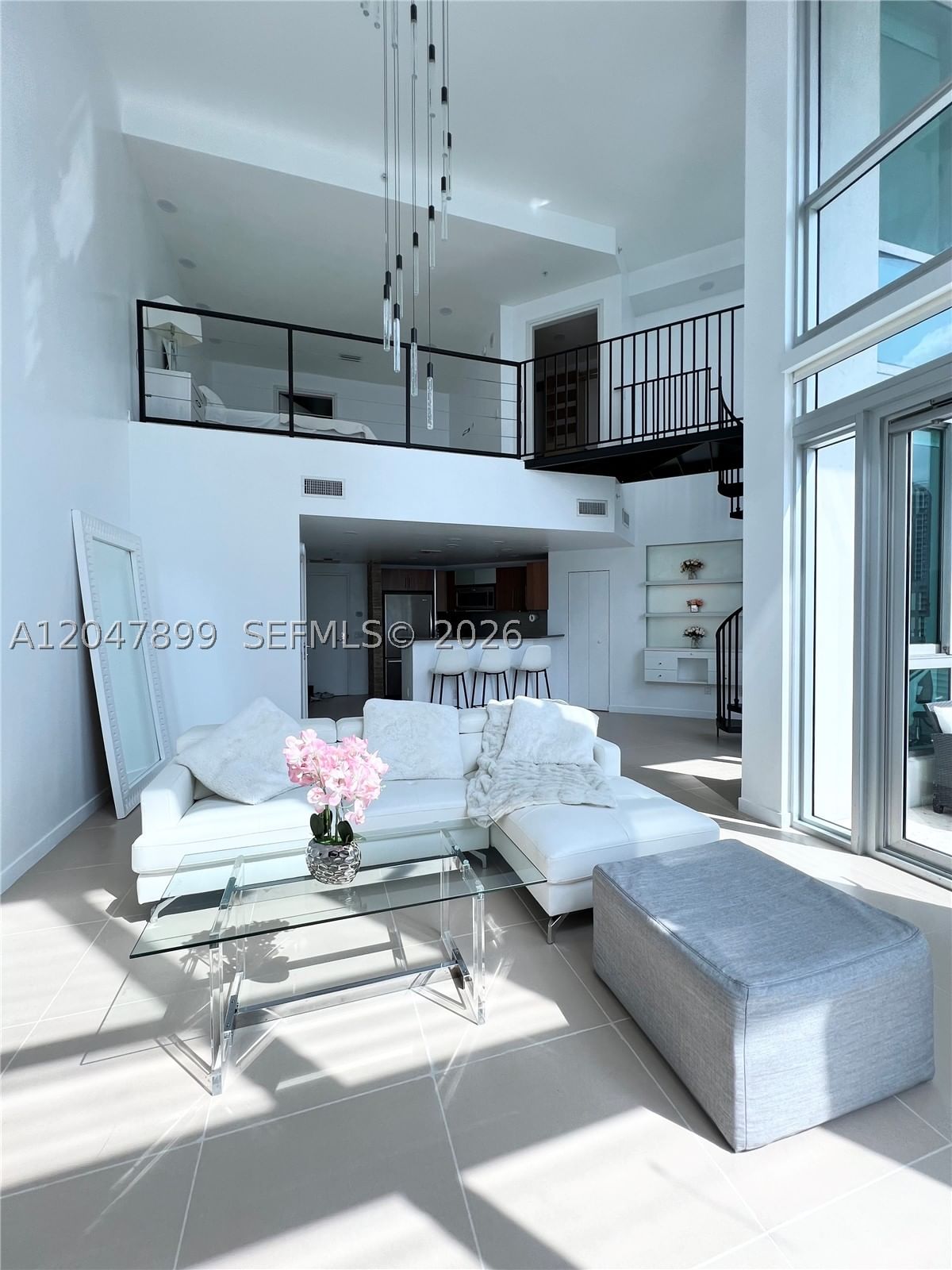 Real estate property located at 300 Biscayne Blvd L-814, Miami-dade, Met 1 Condo, Miami, FL