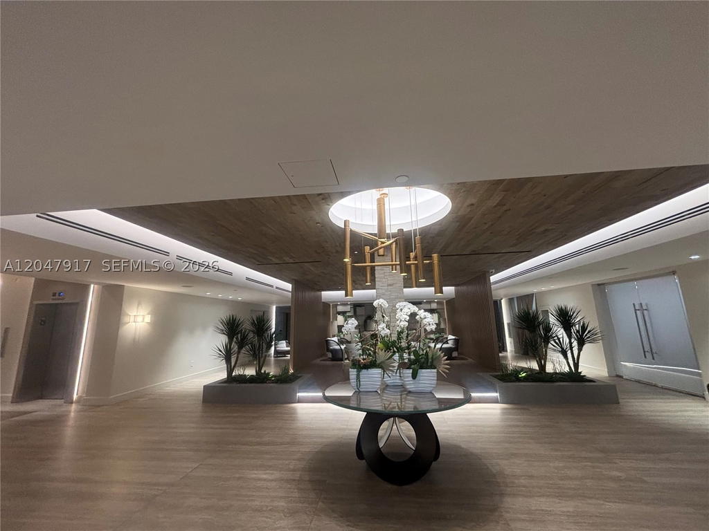 Real estate property located at 2301 Collins Ave #833, Miami-dade, Roney Palace Condo, Miami Beach, FL