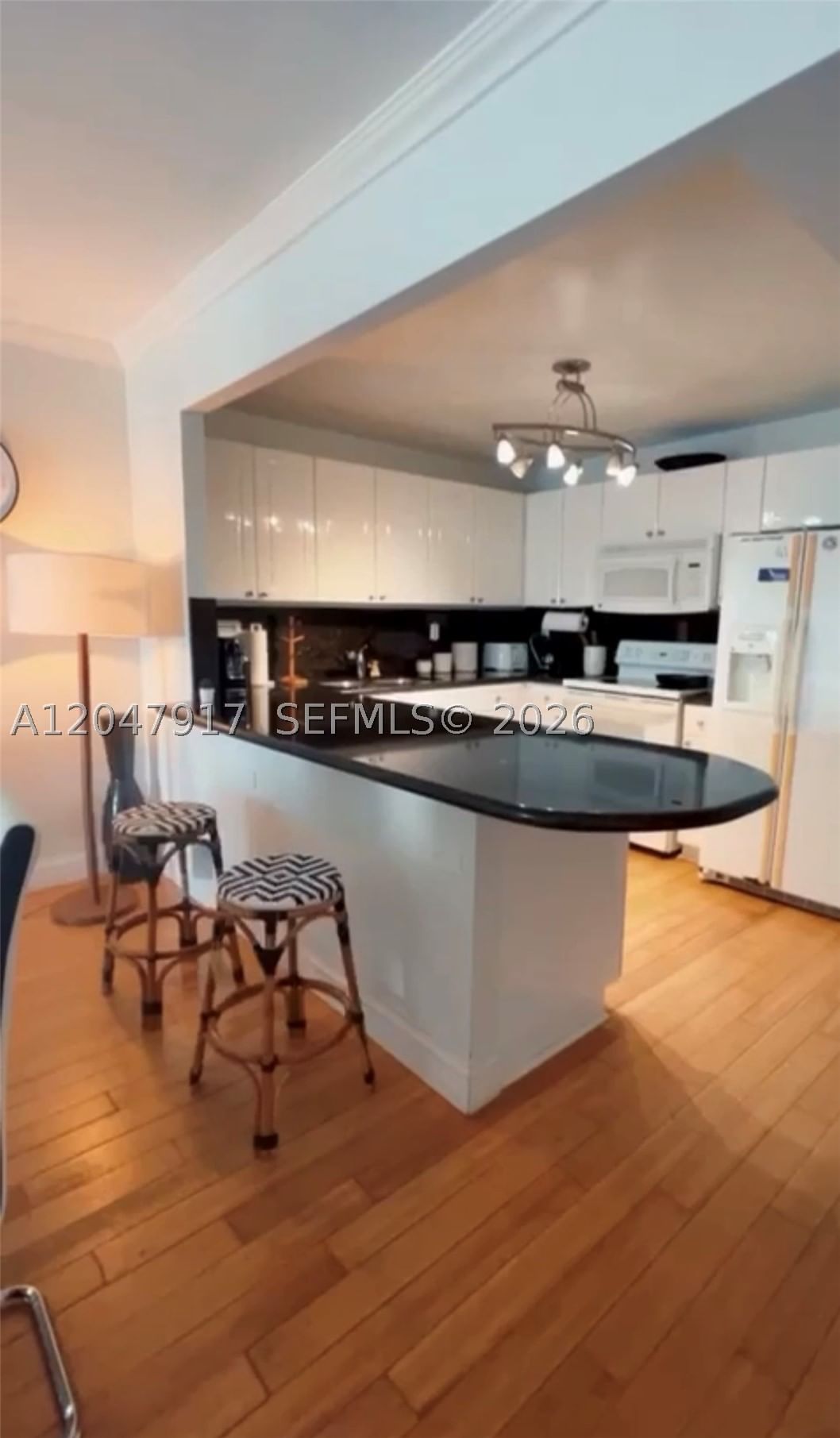 Real estate property located at 2301 Collins Ave #833, Miami-dade, Roney Palace Condo, Miami Beach, FL