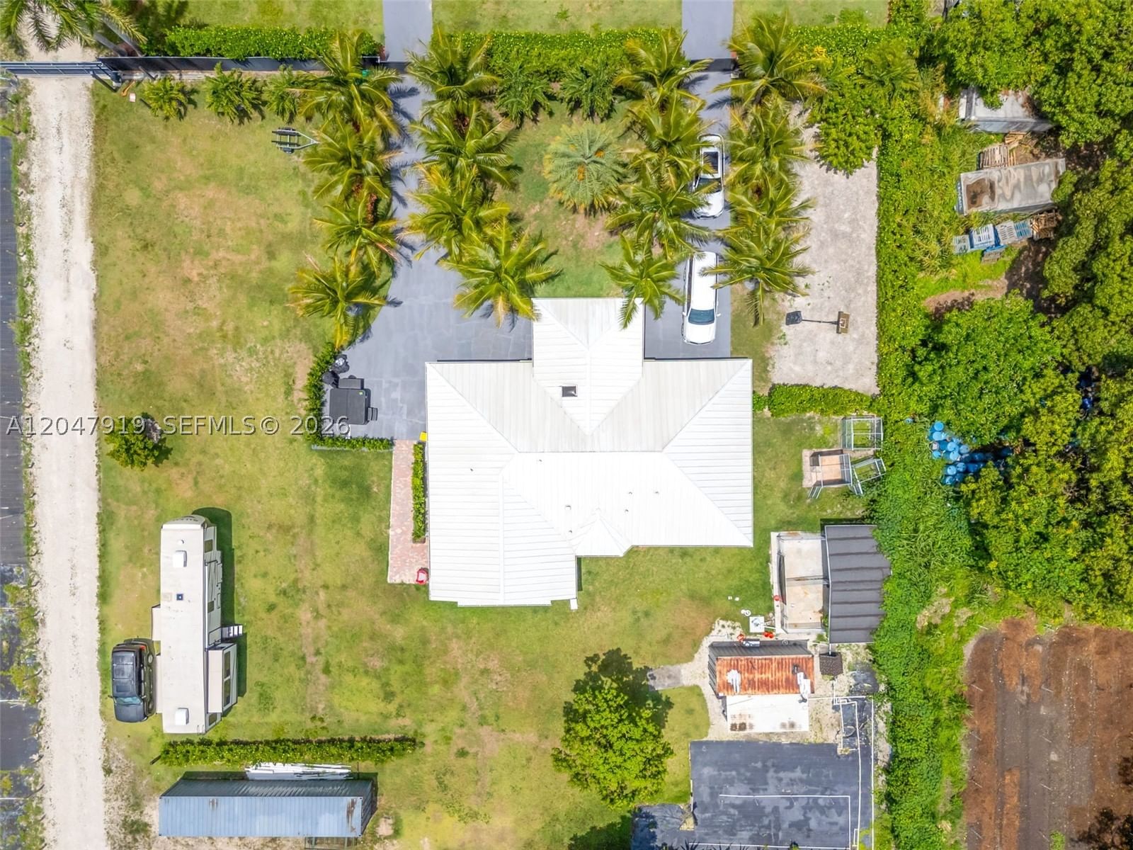 Real estate property located at 13770 192nd St, Miami-dade, 5.5 Acre W 4/3 Crossfenced, Miami, FL