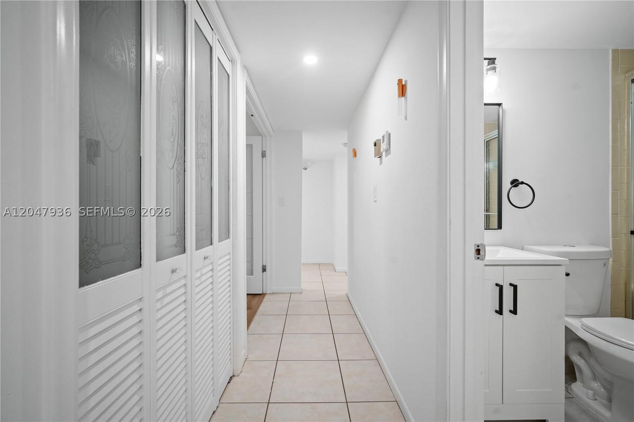 Real estate property located at 1891 61st Ave B215, Broward, Baptist Towers Condo, Hollywood, FL