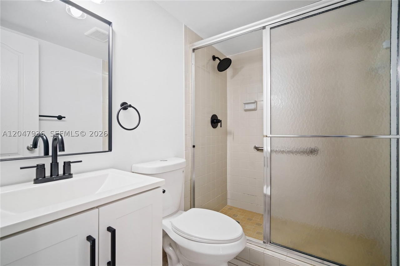 Real estate property located at 1891 61st Ave B215, Broward, Baptist Towers Condo, Hollywood, FL