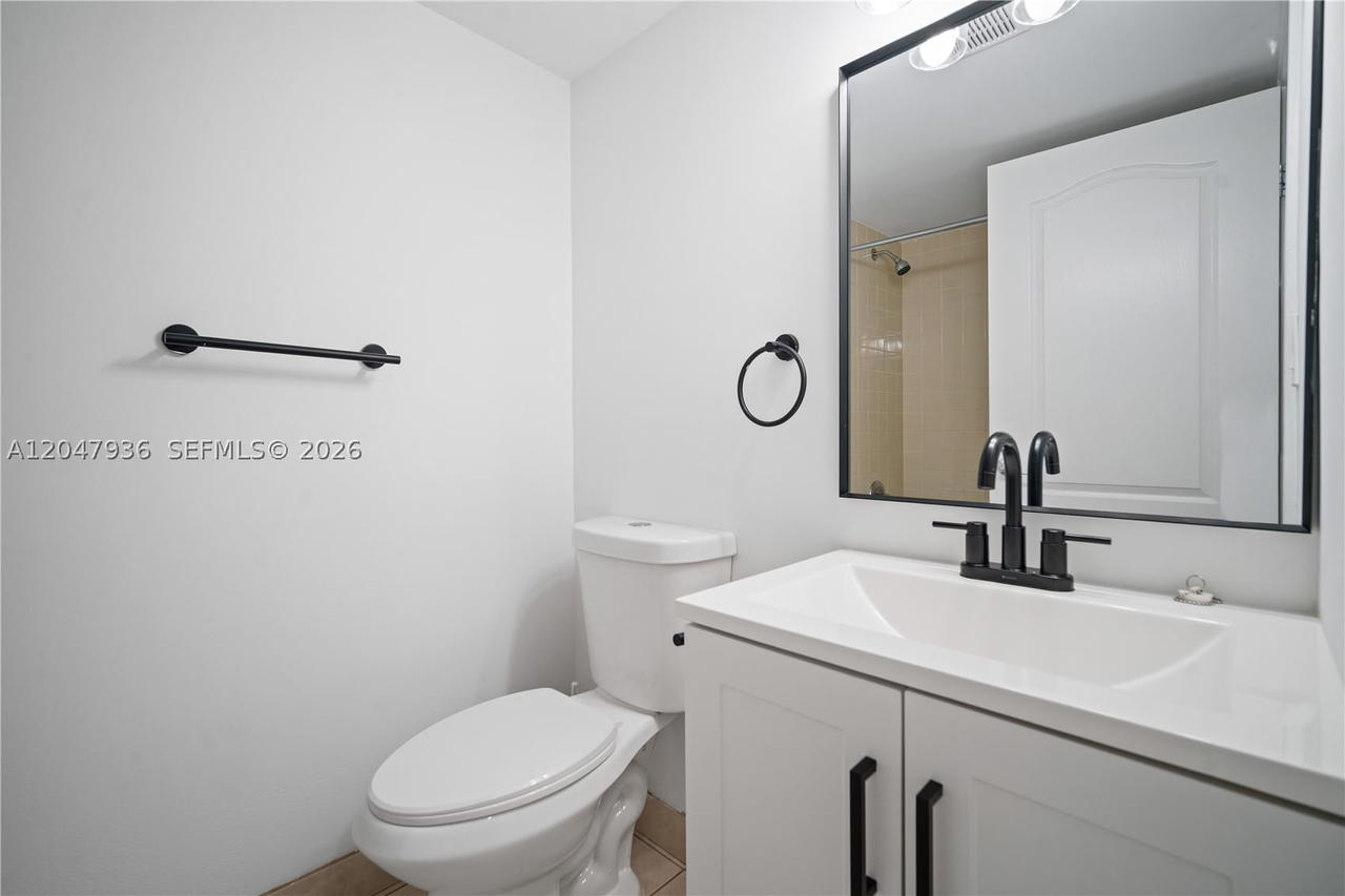 Real estate property located at 1891 61st Ave B215, Broward, Baptist Towers Condo, Hollywood, FL