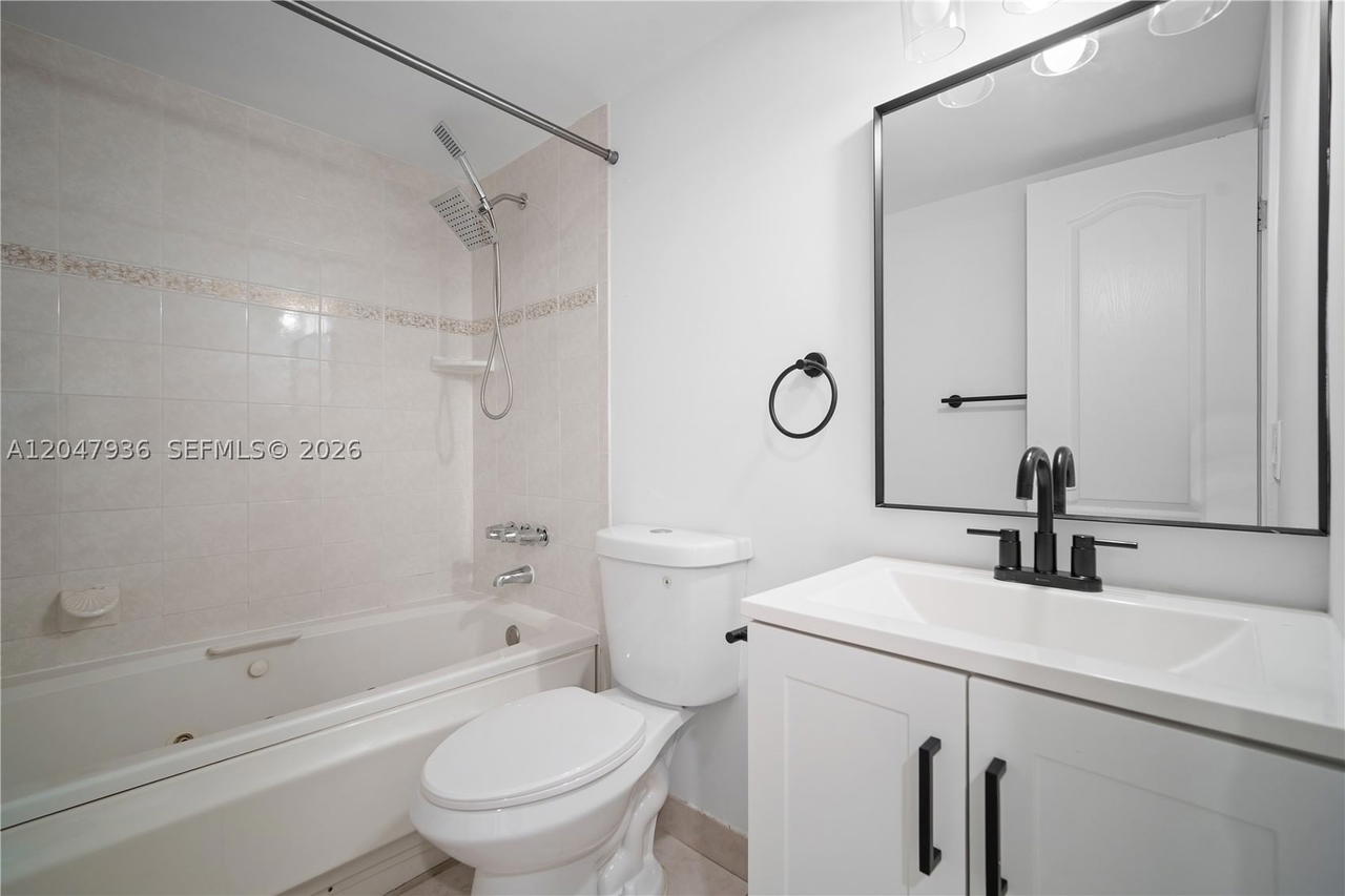 Real estate property located at 1891 61st Ave B215, Broward, Baptist Towers Condo, Hollywood, FL