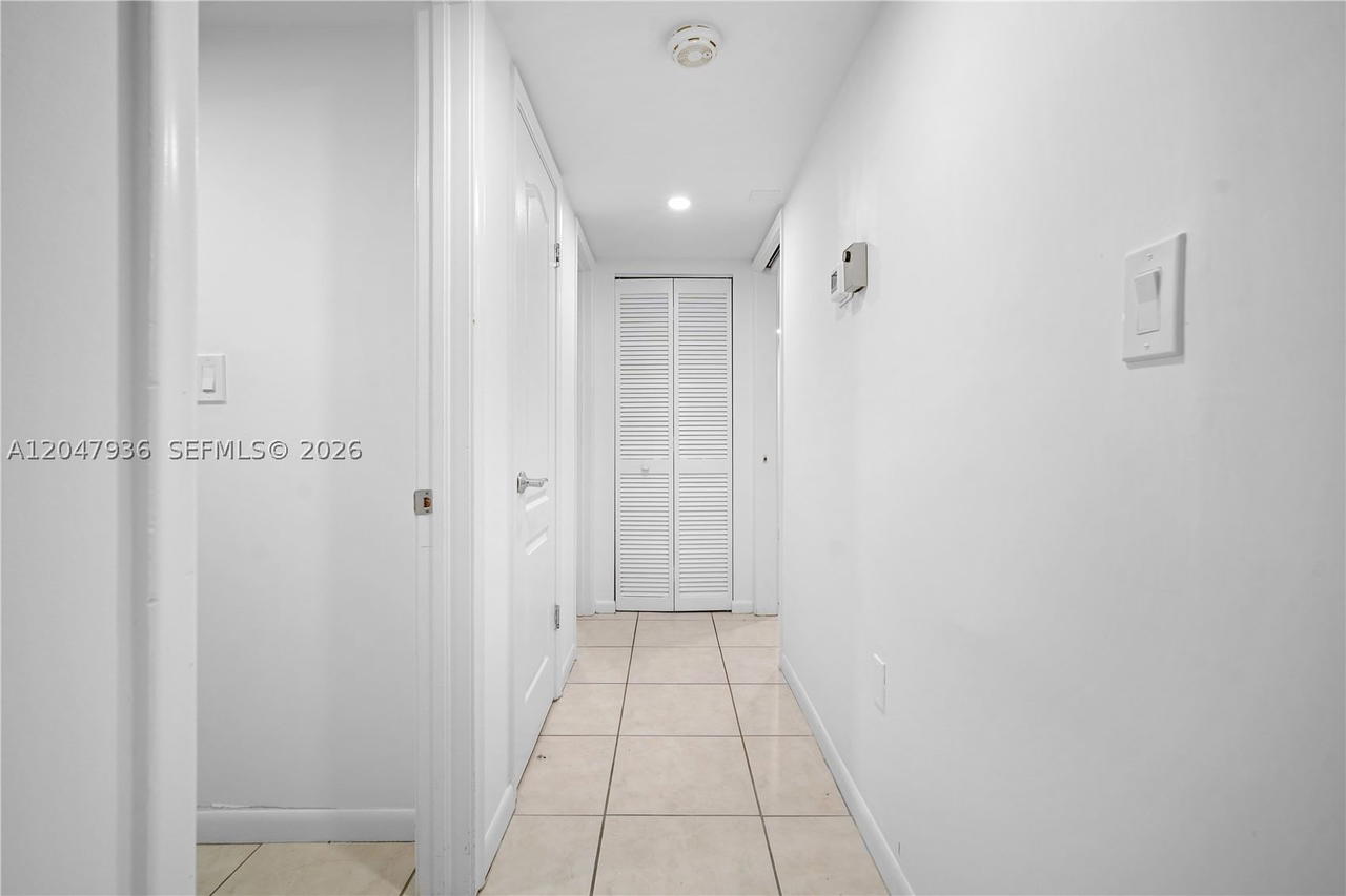 Real estate property located at 1891 61st Ave B215, Broward, Baptist Towers Condo, Hollywood, FL