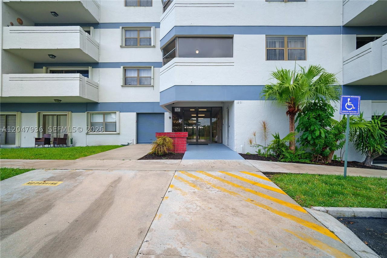 Real estate property located at 1891 61st Ave B215, Broward, Baptist Towers Condo, Hollywood, FL