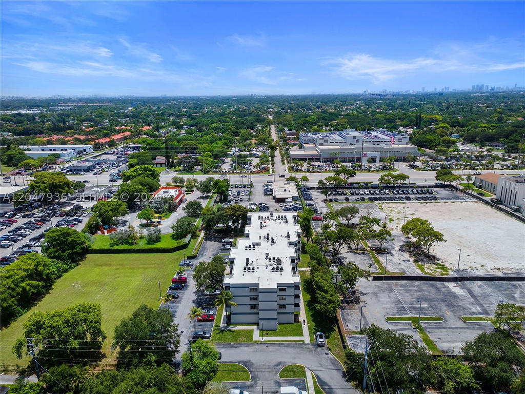 Real estate property located at 1891 61st Ave B215, Broward, Baptist Towers Condo, Hollywood, FL