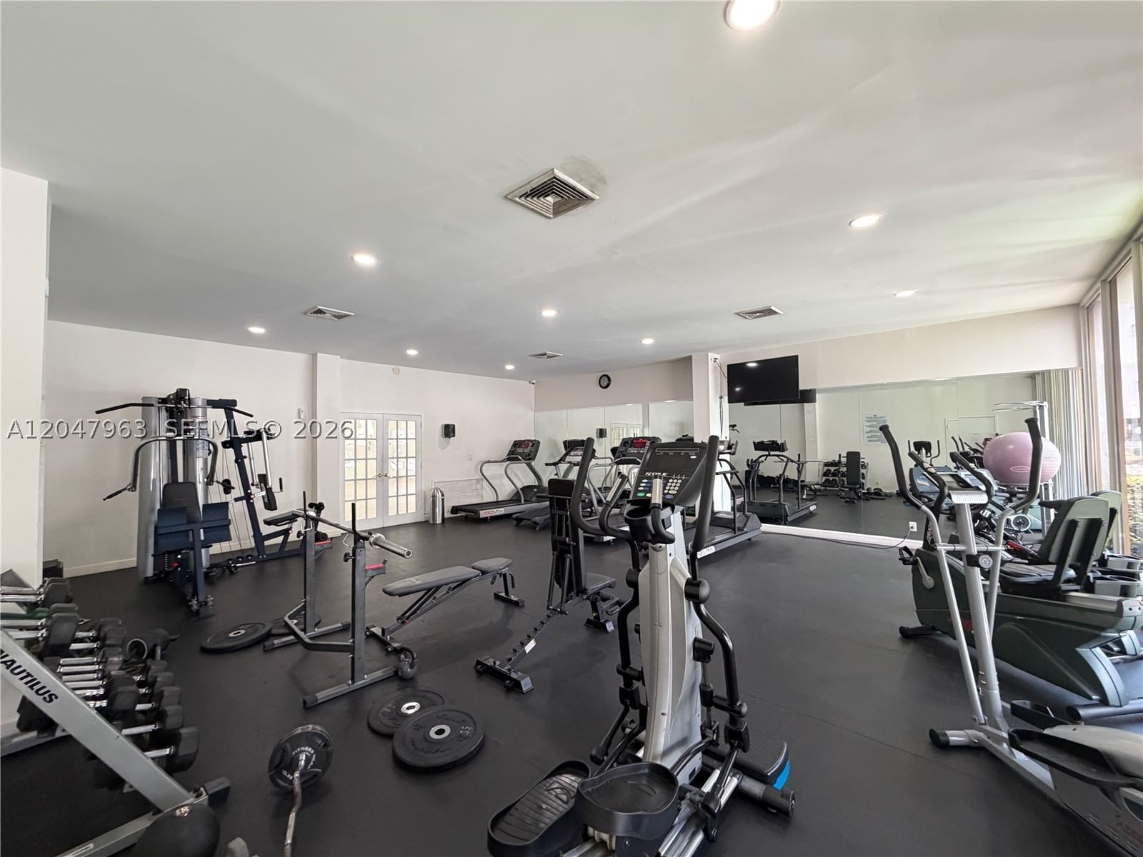 Real estate property located at 100 Golden Isles Dr #901, Broward, Lake Point Tower Condomin, Hallandale Beach, FL