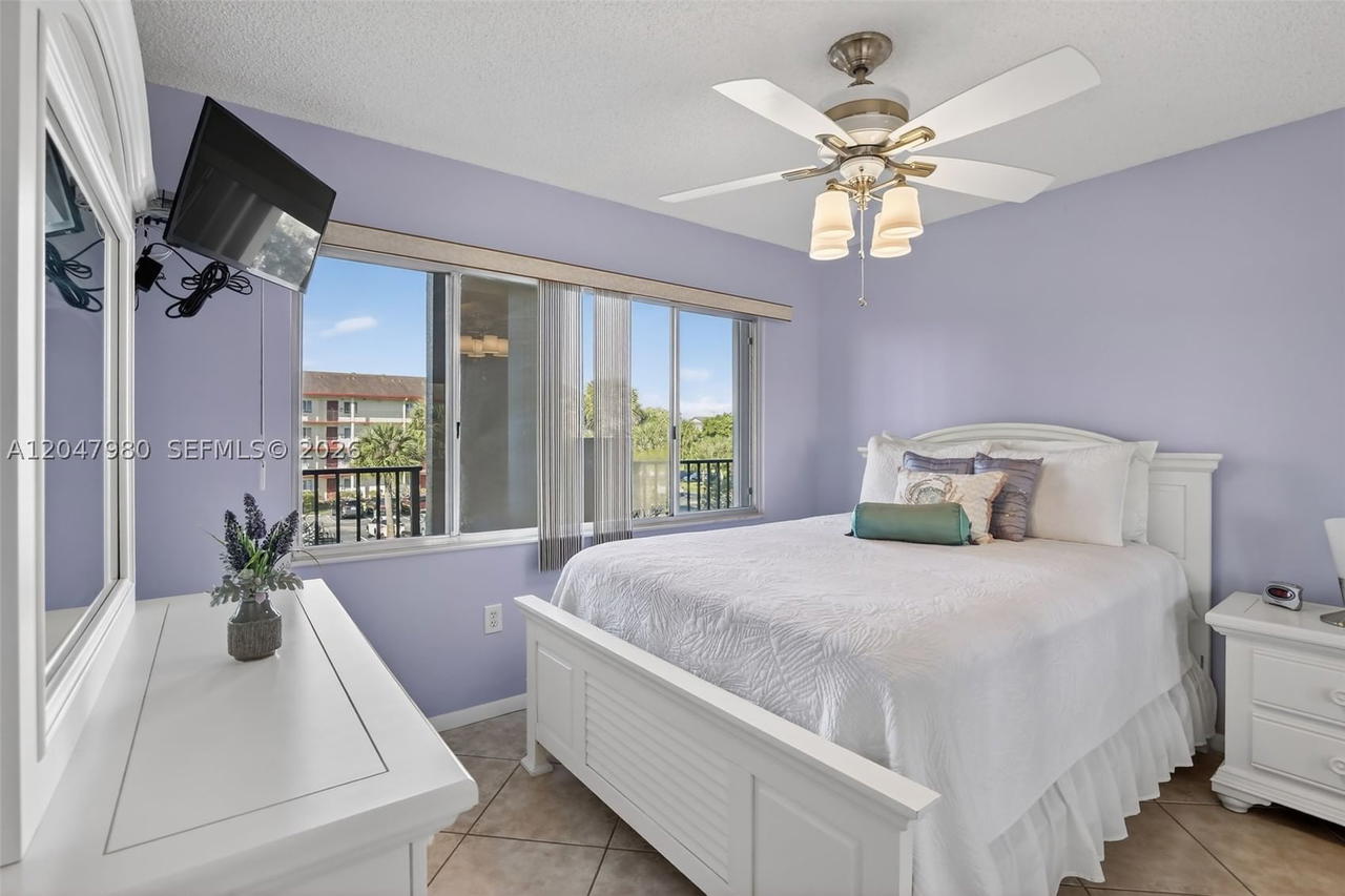 Real estate property located at 1651 127th Ave #305A, Broward, Falmouth At Century Villa, Pembroke Pines, FL