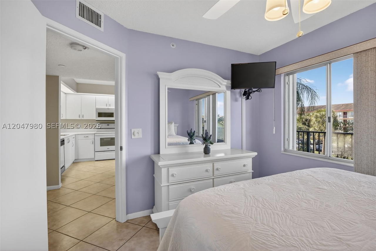 Real estate property located at 1651 127th Ave #305A, Broward, Falmouth At Century Villa, Pembroke Pines, FL