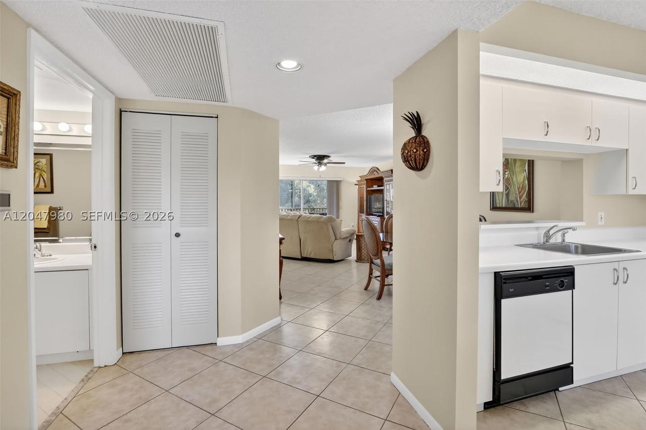 Real estate property located at 1651 127th Ave #305A, Broward, Falmouth At Century Villa, Pembroke Pines, FL