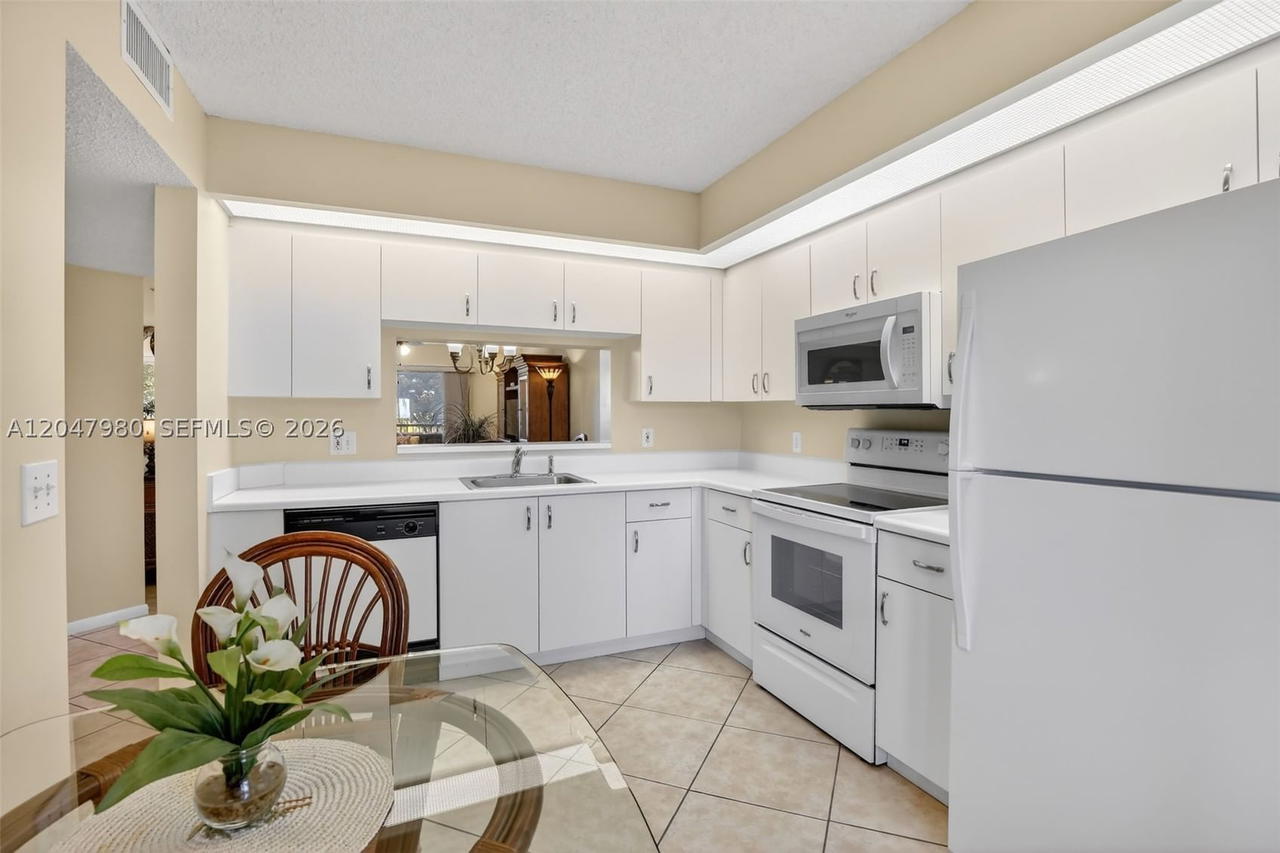 Real estate property located at 1651 127th Ave #305A, Broward, Falmouth At Century Villa, Pembroke Pines, FL