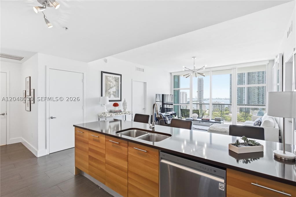 Real estate property located at 3301 1st Ave H1704, Miami-dade, Four Midtown Miami Condo, Miami, FL