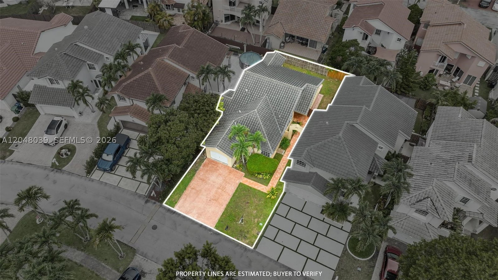 Real estate property located at 4916 154th Ave, Miami-dade, Lakes Of The Meadow-meado, Miami, FL