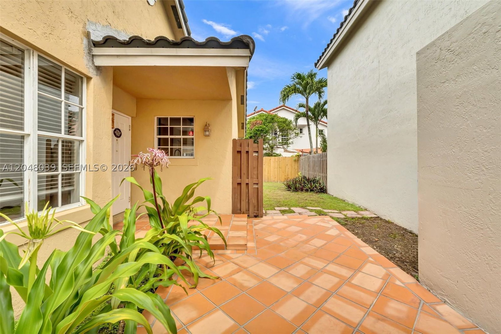 Real estate property located at 4916 154th Ave, Miami-dade, Lakes Of The Meadow-meado, Miami, FL
