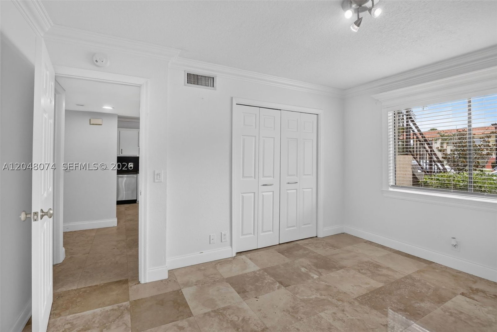 Real estate property located at 359 Lakeview Dr #102, Broward, Racquet Club Apts At Bona, Weston, FL