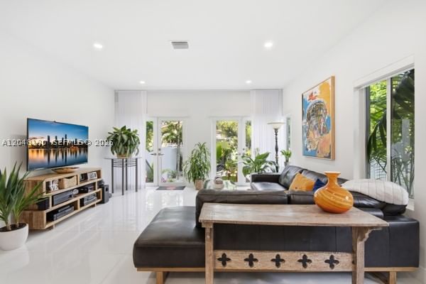Real estate property located at 2931 38th Ct #2, Miami-dade, Southern Pine Villas, Miami, FL