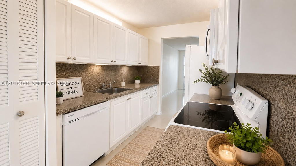 Real estate property located at 13000 15th Ct #209U, Broward, Ivanhoe East At Century V, Pembroke Pines, FL
