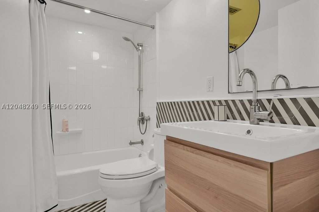 Real estate property located at 1901 Brickell Ave B1512, Miami-dade, Brickell Place Condo, Miami, FL