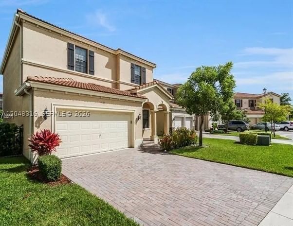 Real estate property located at 965 193rd Ter, Miami-dade, Champion Lakes, Miami, FL