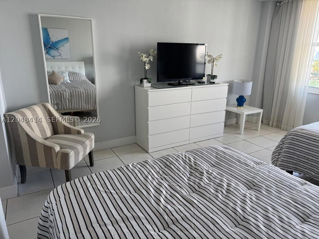 Real estate property located at 5601 Collins Ave #823, Miami-dade, The Pavilion Condo, Miami Beach, FL